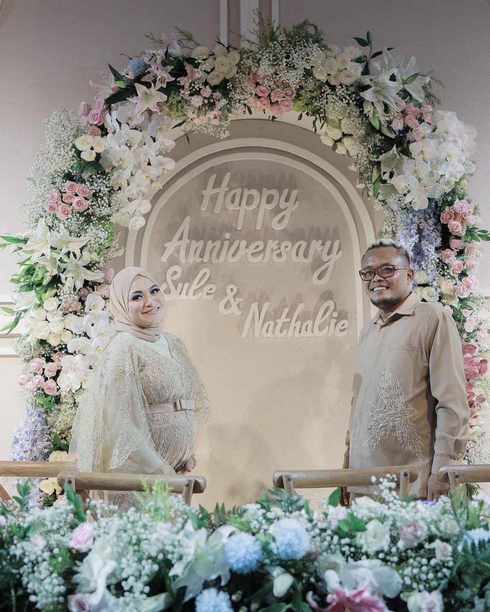 Instagram.com/nathalieholscher