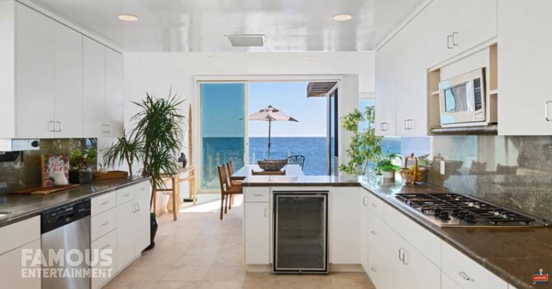 Youtube.com/Famous Entertainment