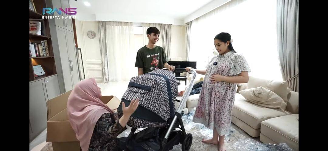 Stroller Dior Nagita Slavina - Youtube.com/Rans Entertainment