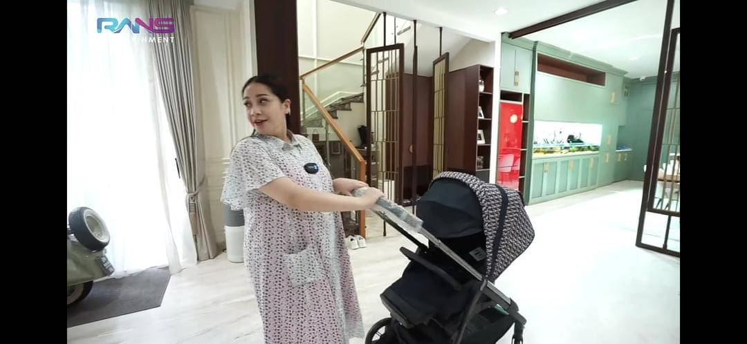 Stroller Dior Nagita Slavina - Youtube.com/Rans Entertainment