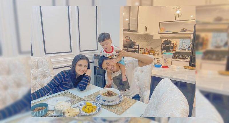 Potret keluarga Adly Fairuz dan Angbeen Rishi - instagram.com/angbeenrishi