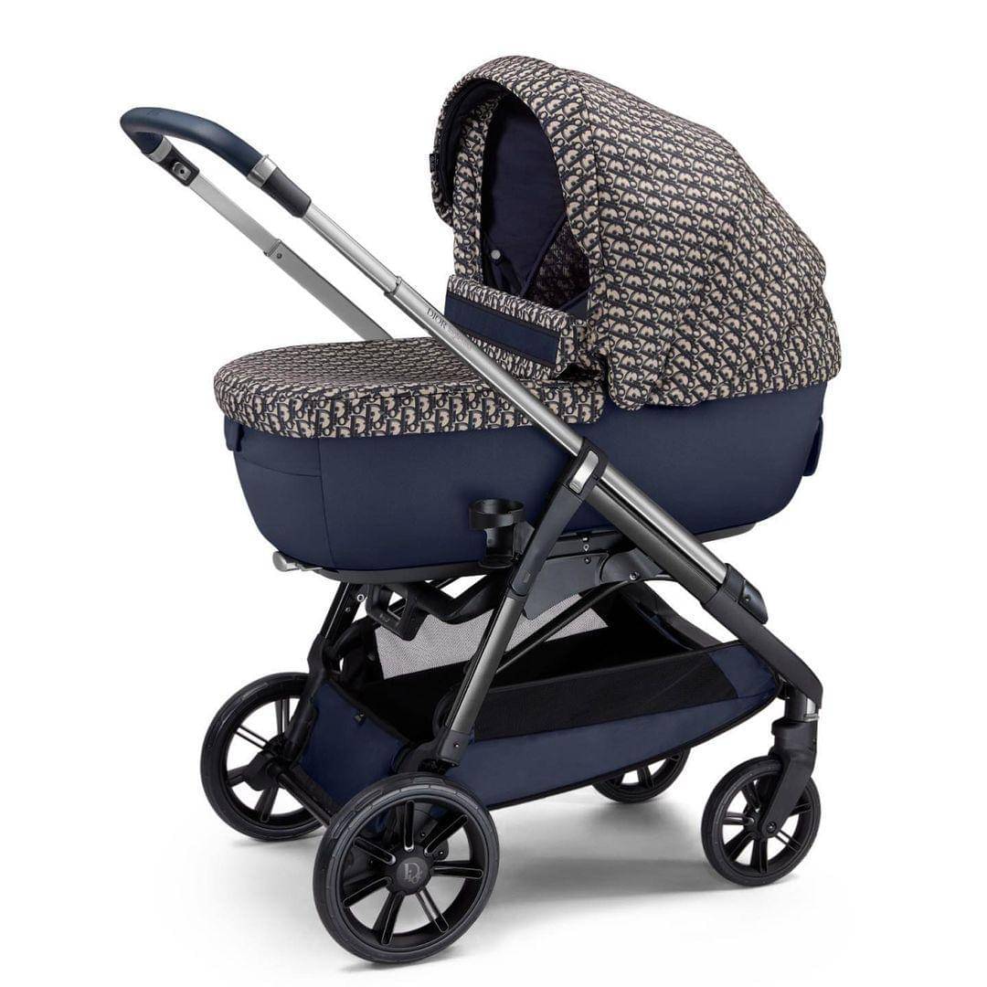 Stroller Dior - Instagram.com/@voguetaiwan