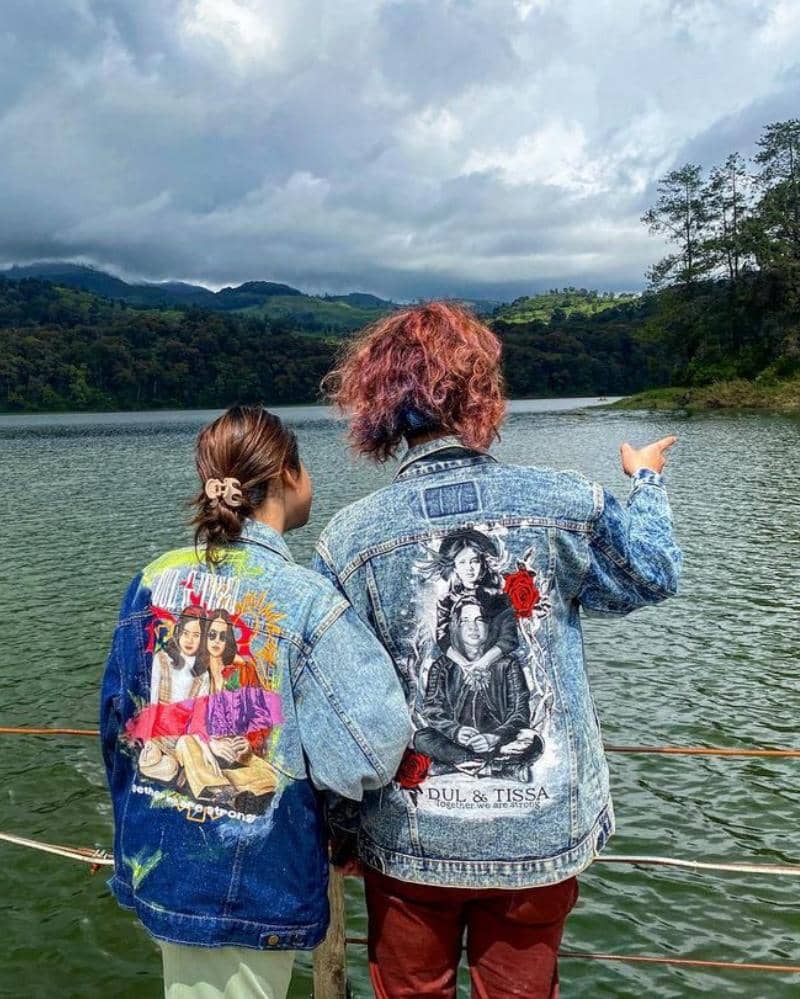 Kembali ke alam sejenak.
Jaket yang apik digambar secara tulus dan ikhlas oleh - Instagram.com/Tissabiani