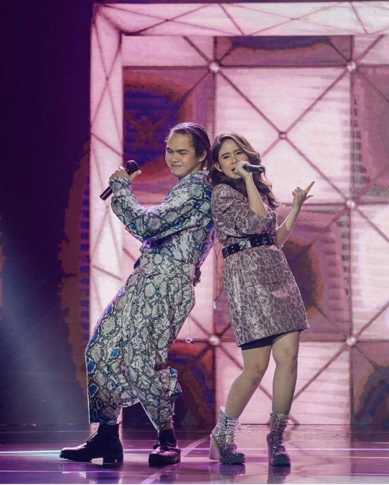 Manggung sama kesayangan memang beda. - Instagram.com/Tissabiani