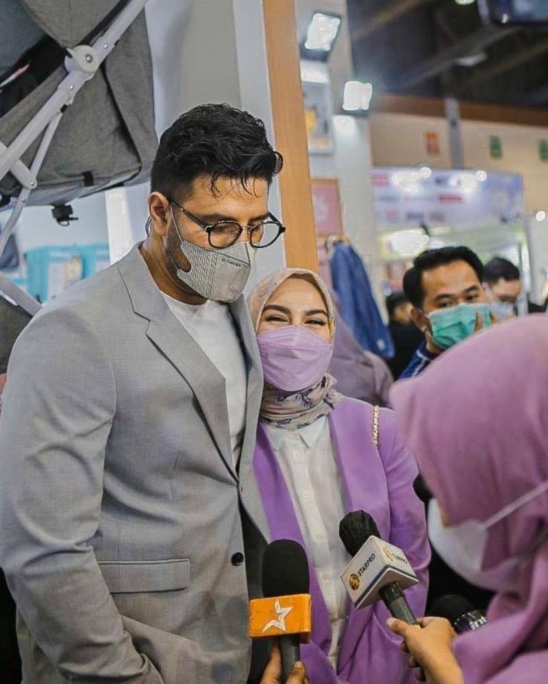 Ammar Zonni dan Irish Bella di JCC - Instagram/mooimom.id