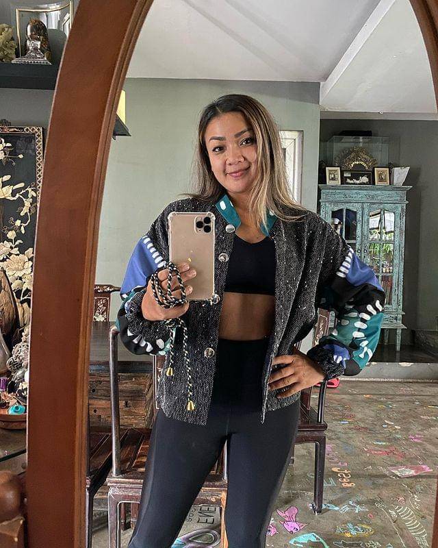 Instagram.com/nirinazubir_