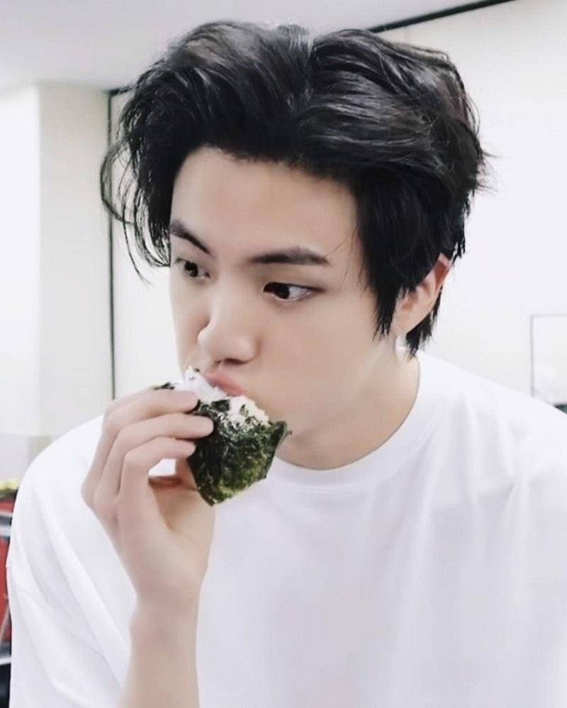 facebook.com/BTS Kim Seokjin