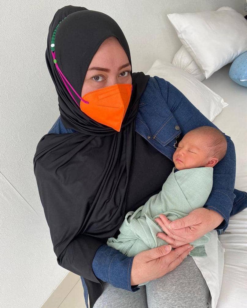 Instagram.com/melly_goeslaw