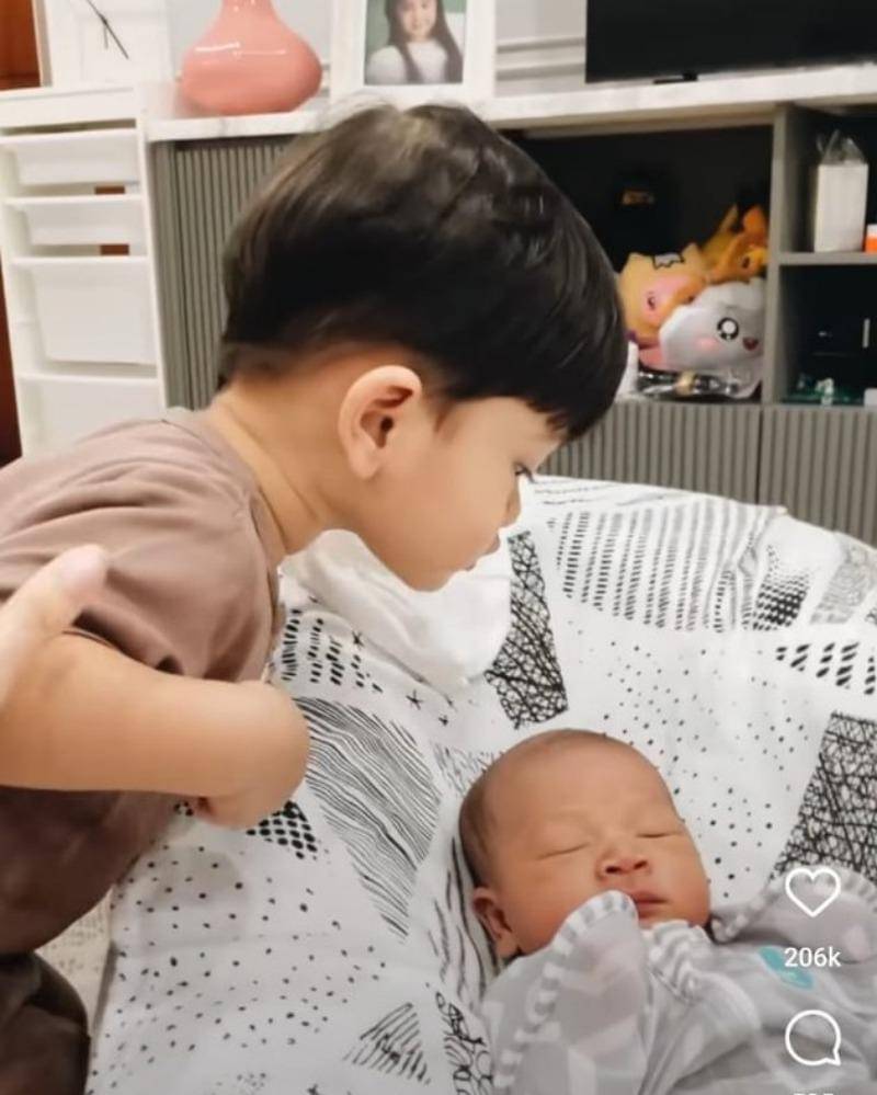 Instagram.com/syahnazs