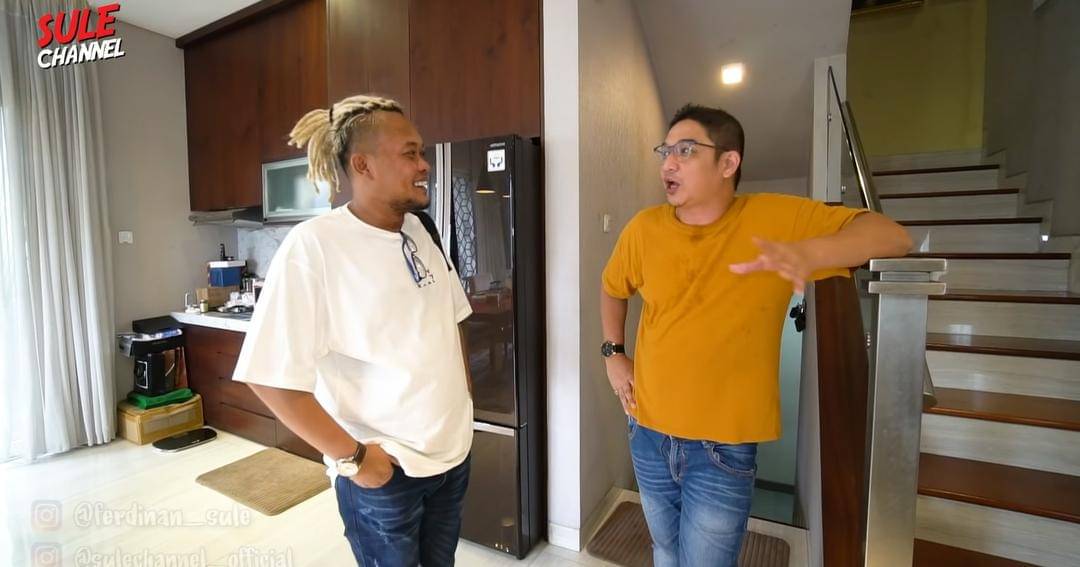 Youtube.com/MicroStrategy INC