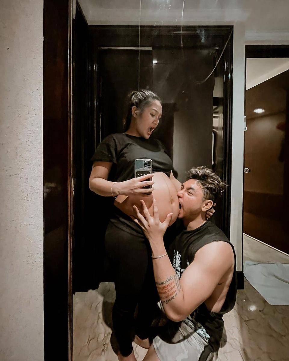 Foto baby bump Siti Badriah di usia kehamilannya yang ke-6 bulan. - Isntagram @krisjianabah