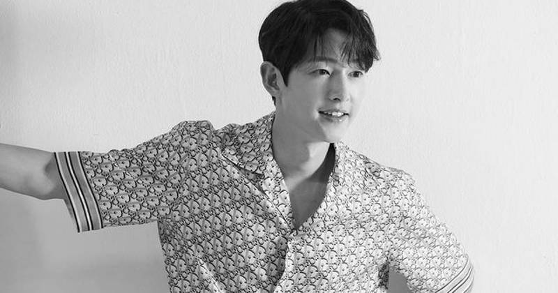 Cara Merawat Wajah Song Joong Ki, Beri Tahu si Papa agar Makin Glowing