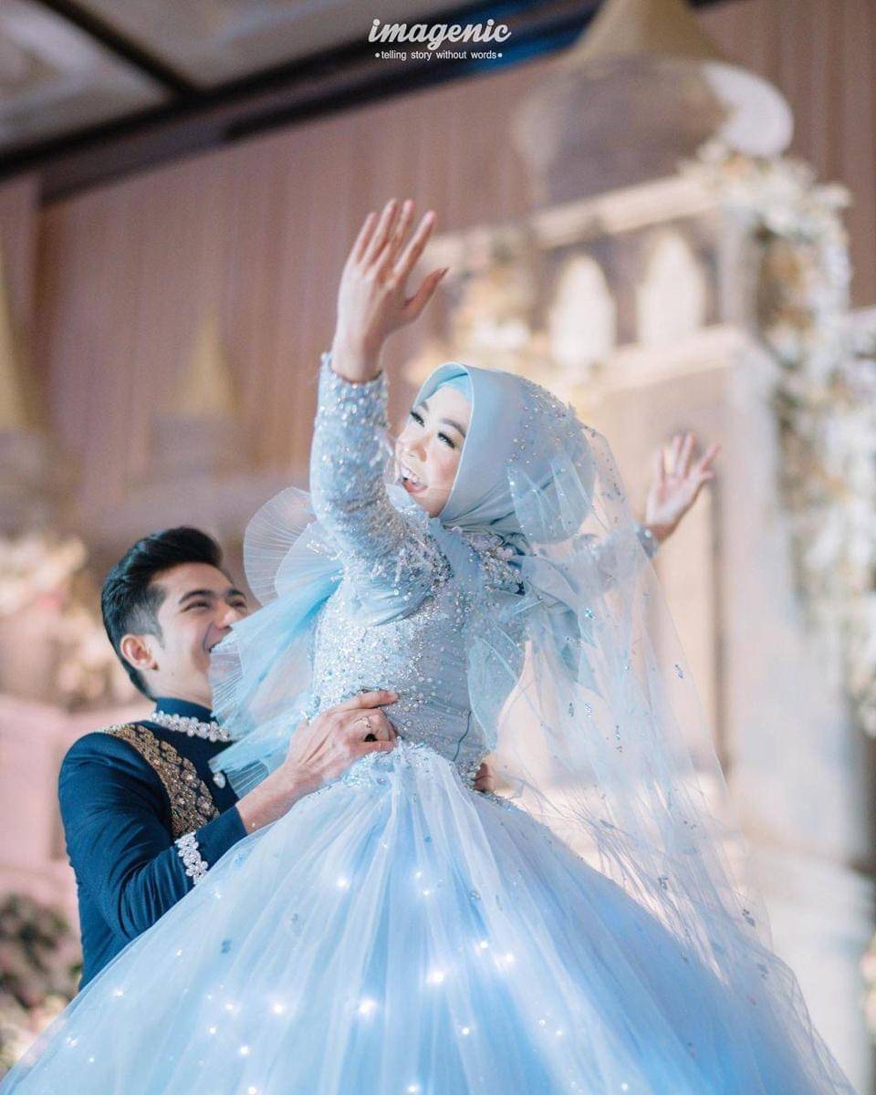 Instagram.com/riaricis1795