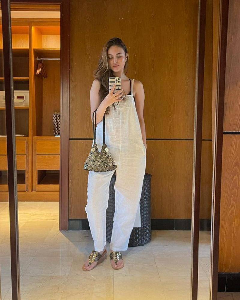 Instagram.com/marcelladaryanani