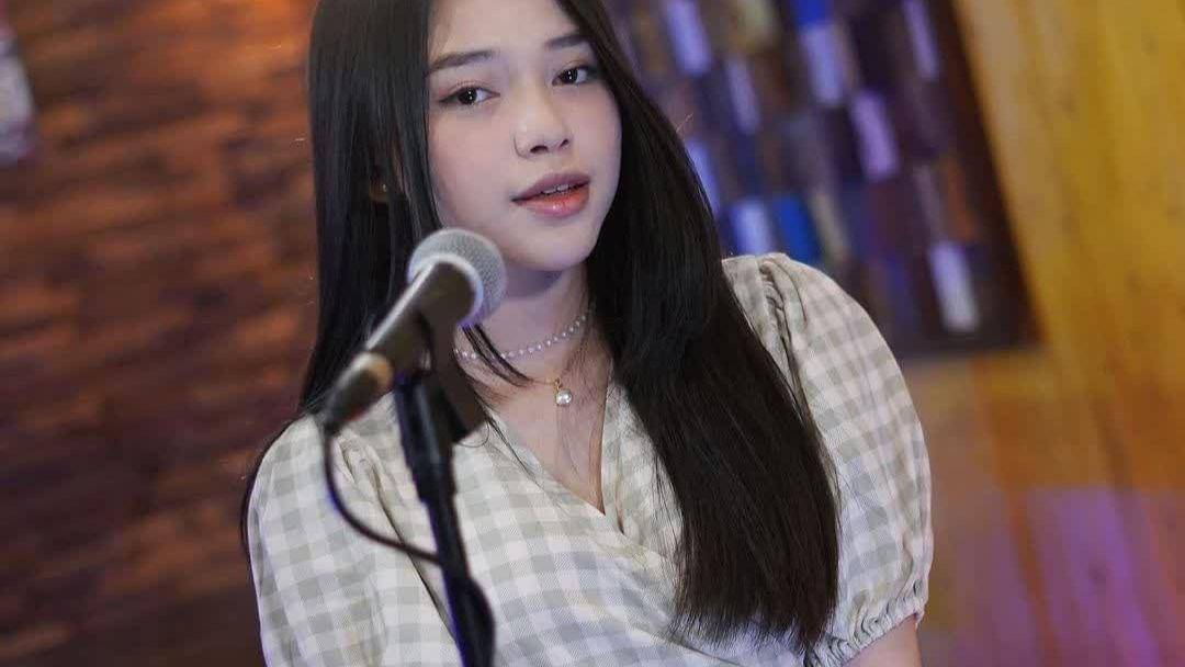 instagram.com/anneth.dlc