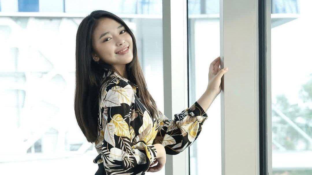 instagram.com/anneth.dlc