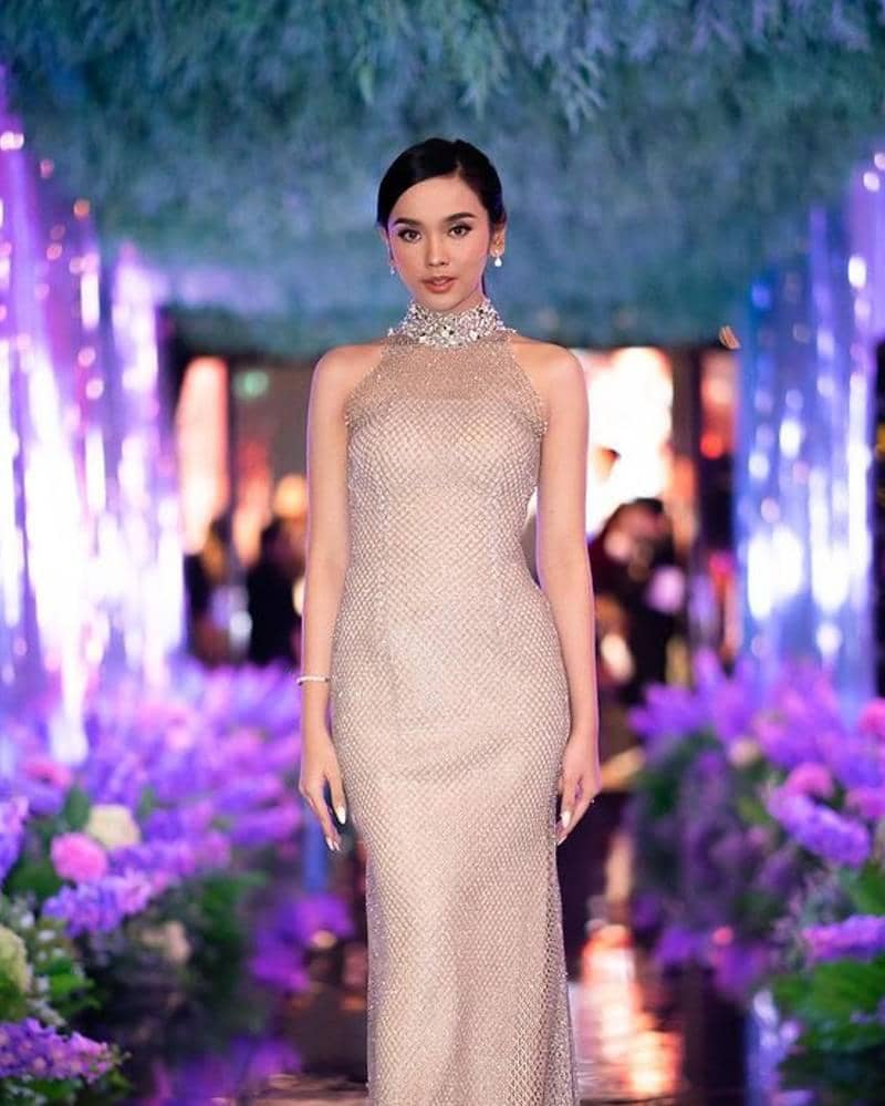 Lyodra saat mengisi acara di pernikahan - Instagram.com/lyodraofficial