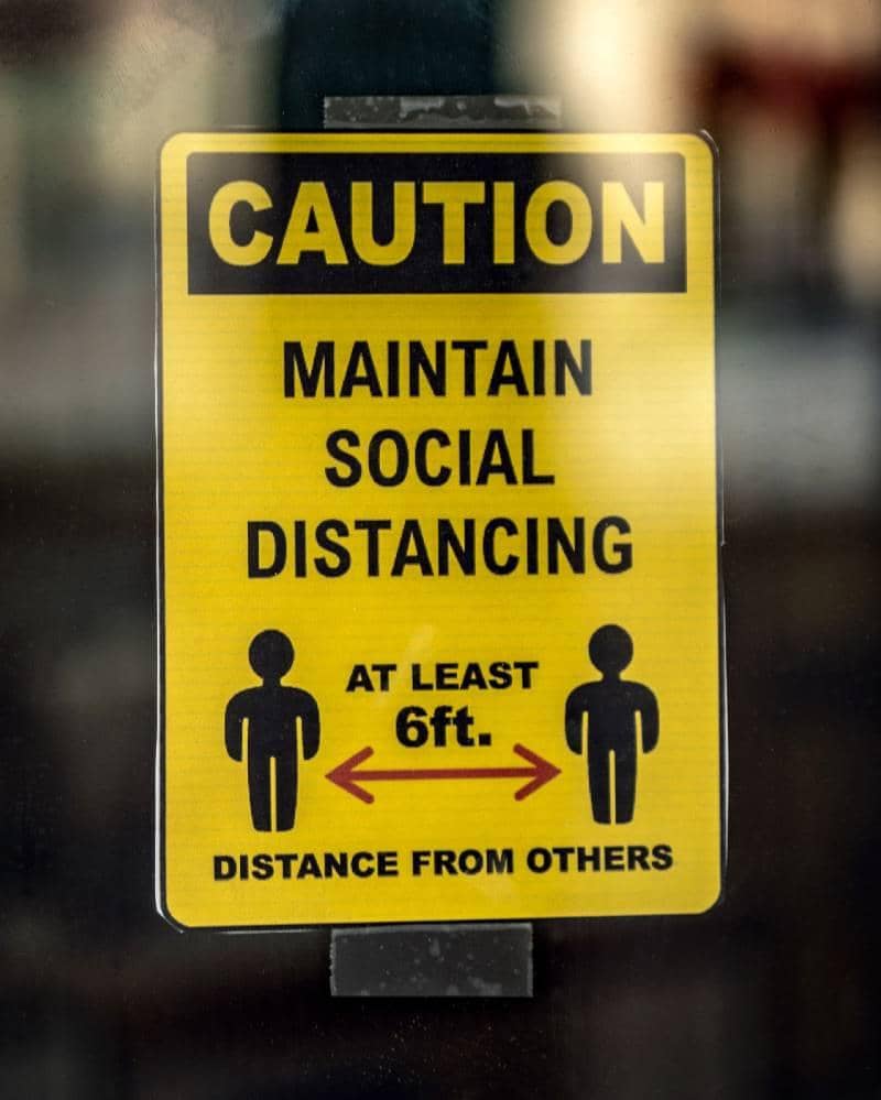 Ilustrasi aturan baru - Pexels/Tim Mossholder