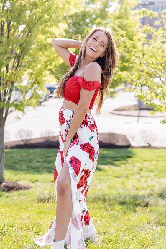 Crop top for pregnant - Pinterest/KatieMaesBoutique 