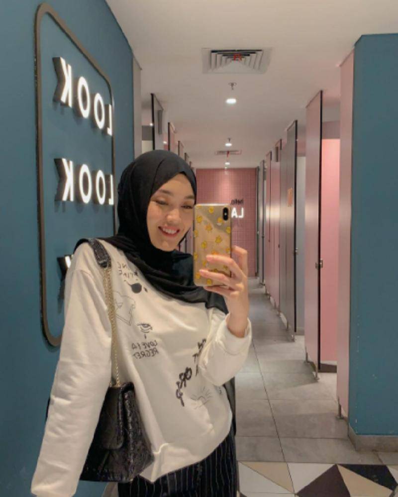 instagram.com/putridelinaa