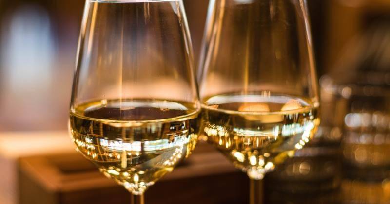 Alkohol - Pexels/Valeria Boltneva