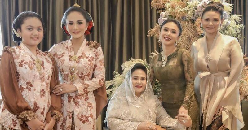 Instagram/yunishara36