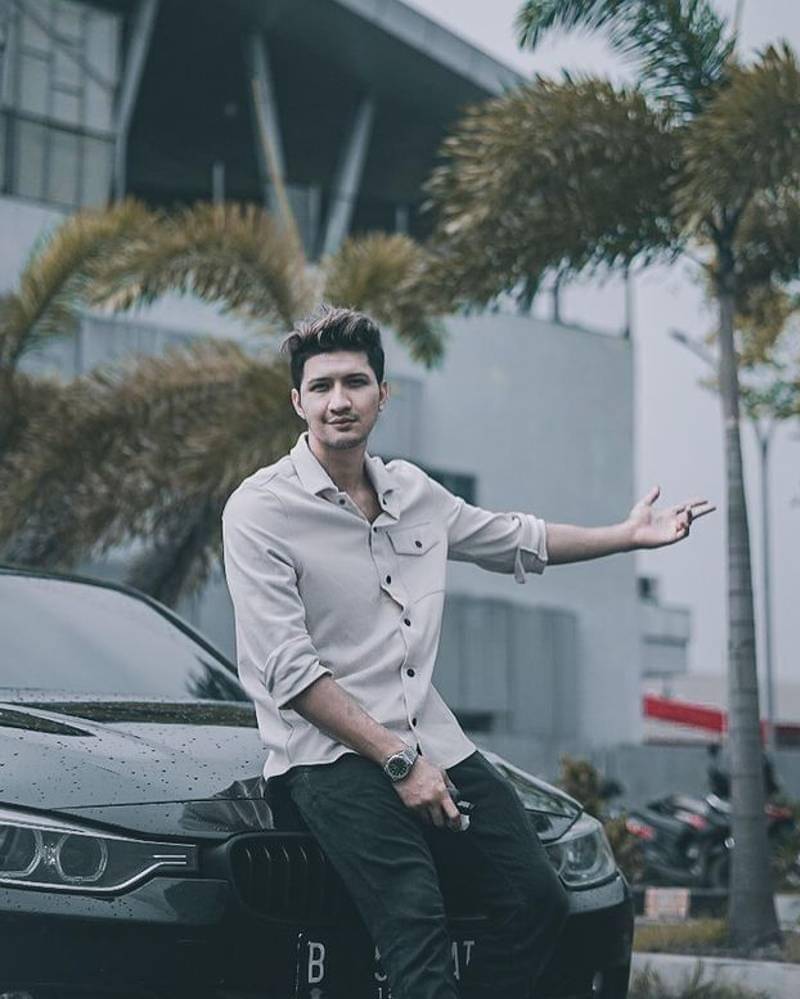 Aditya Zoni telah melamar Yasmine setelah 3 hari bertemu - Instagram.com/real_aditya1
