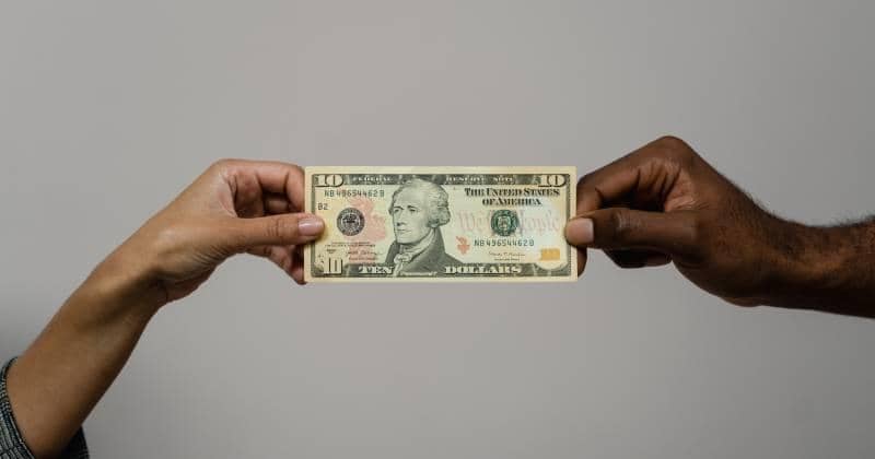 Ilustrasi membayar jasa Abdul - Pexels/Tima Miroshnichenko