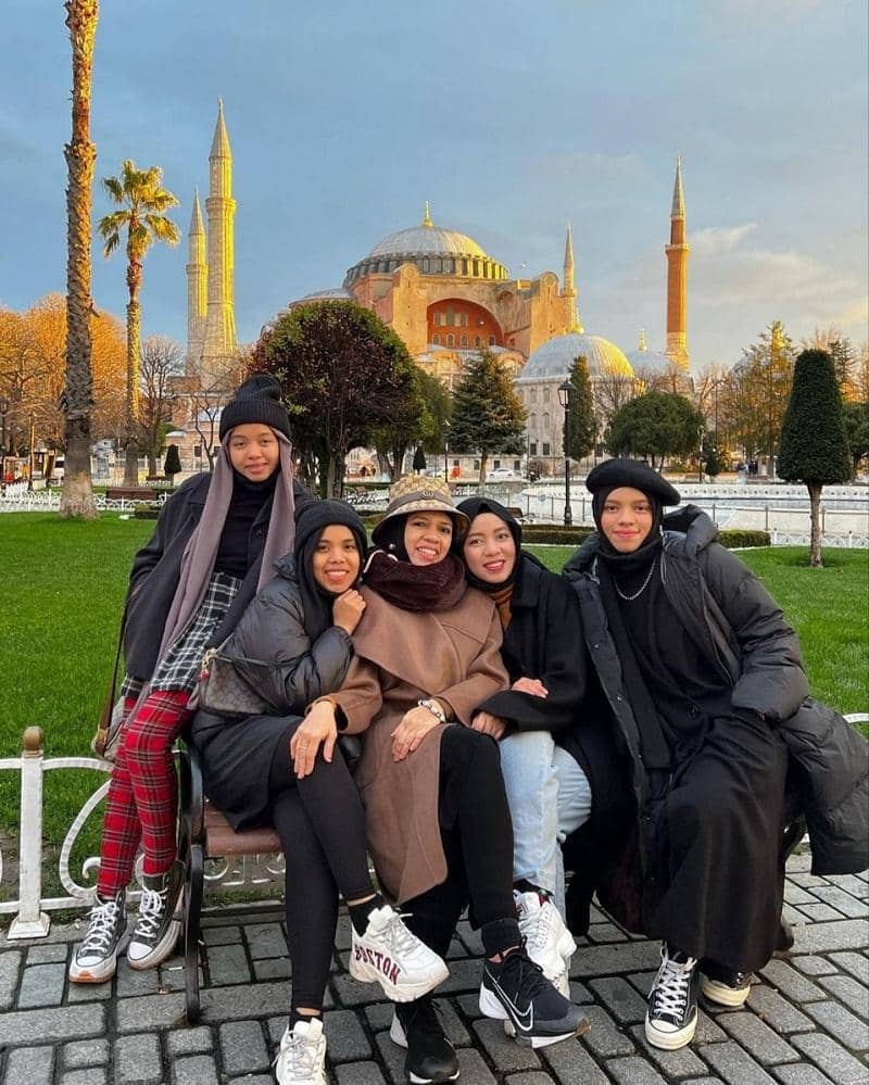 instagram.com/genhalilintar