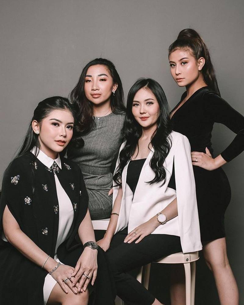 Instagram.com/awkarin