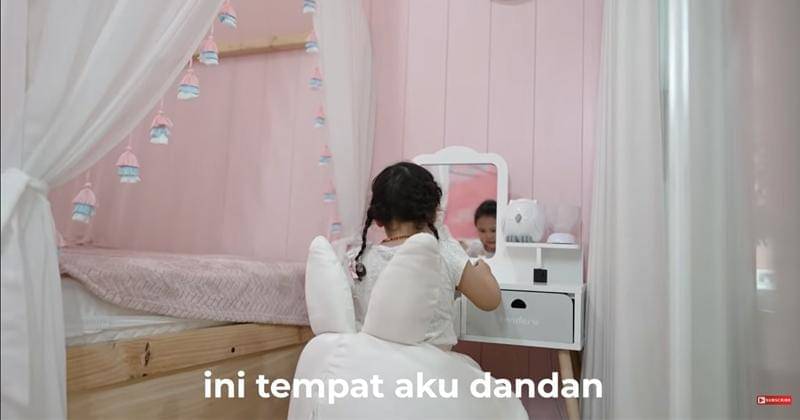 Youtube.com/Sharena Delon - Party Of Four