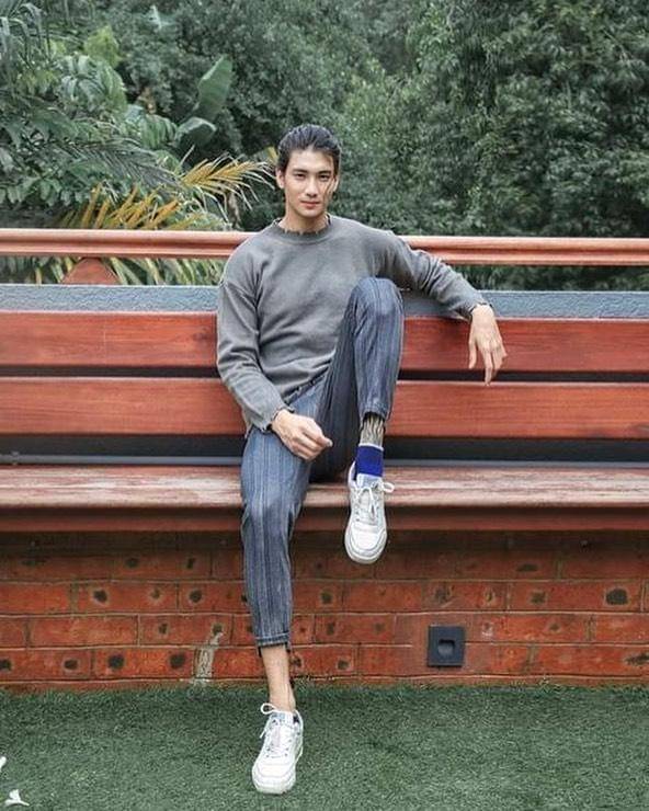 Instagram.com/paing_takhon