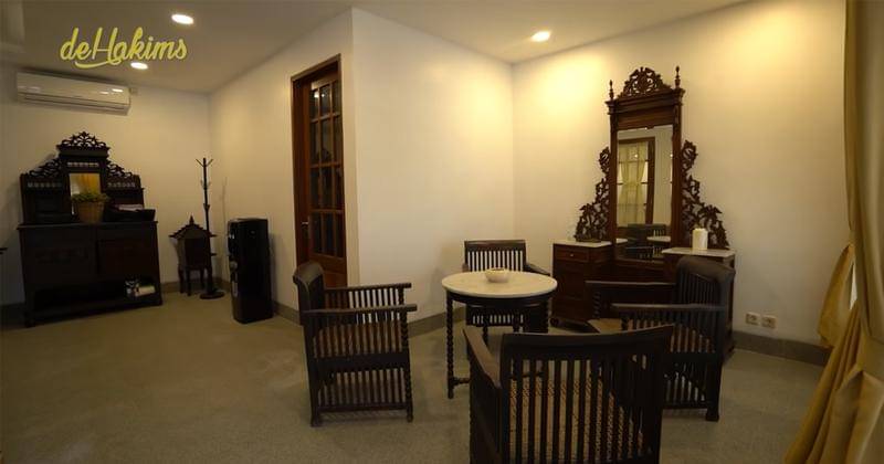 Youtube.com/deHakims Story