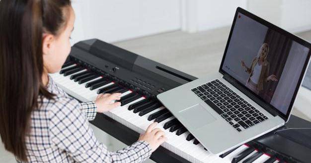 Freepik/graystudiopro1