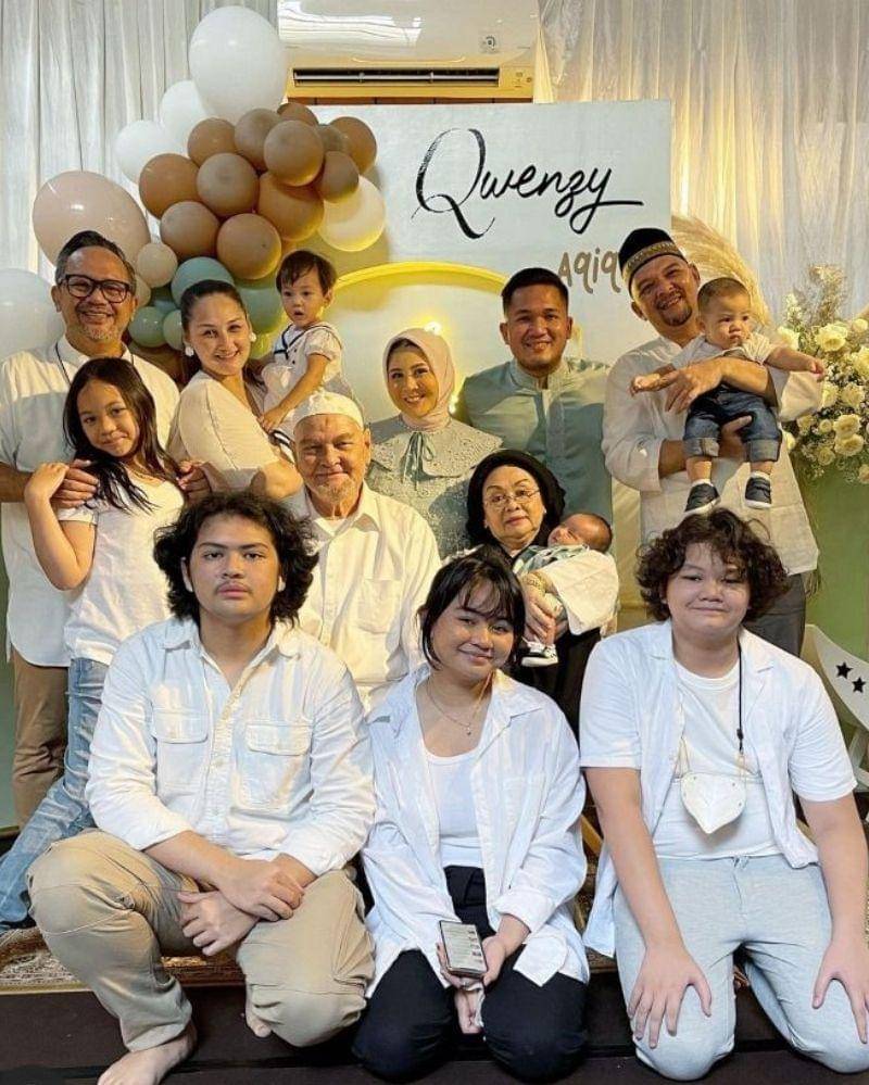 instagram.com/monaratuliu