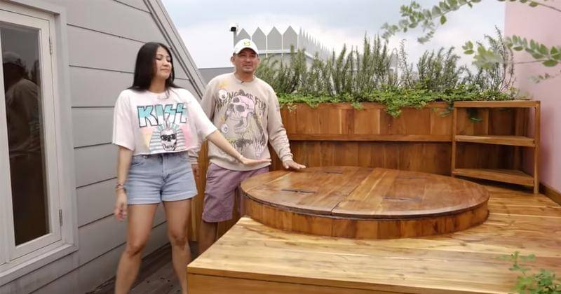 Youtube.com/Sharena Delon - Party Of Four