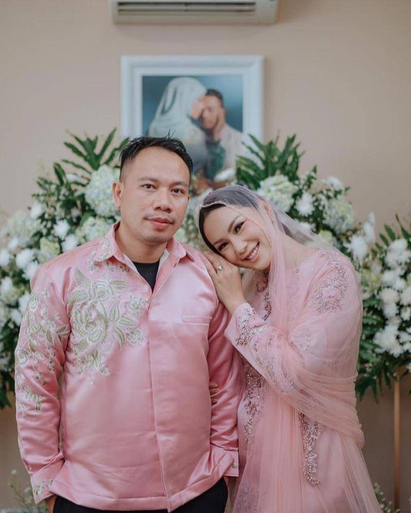 Instagram.com/vickyprasetyo777