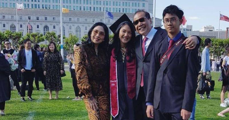 Instagram.com/putri_tanjung