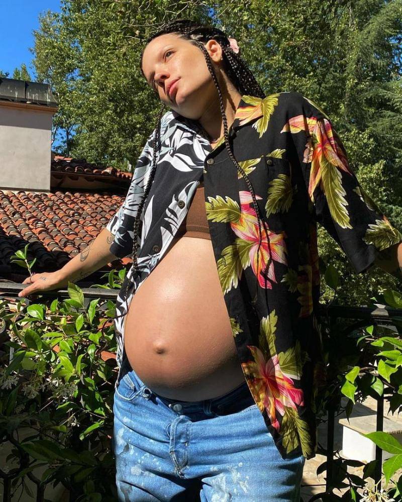 instagram.com/iamhalsey