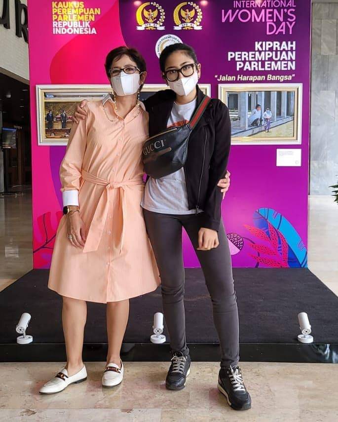 Instagram.com/na_nurularifin