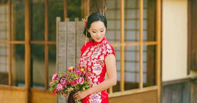 Unsplash/east meets dress