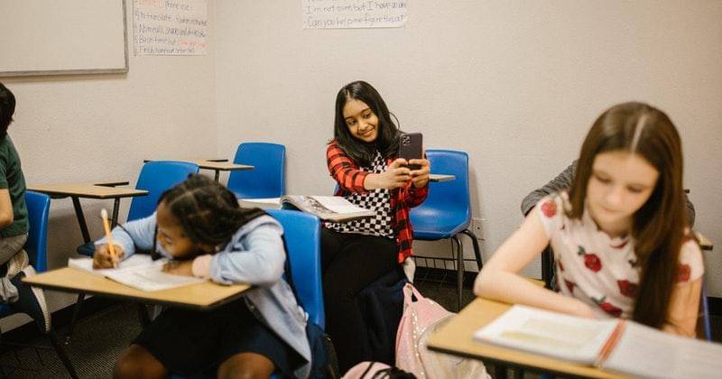 Pexels/RODNAE Production