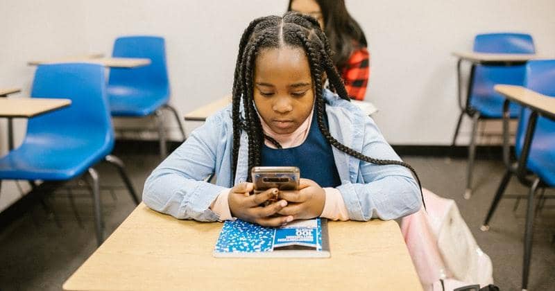 Pexels/RODNAE Production