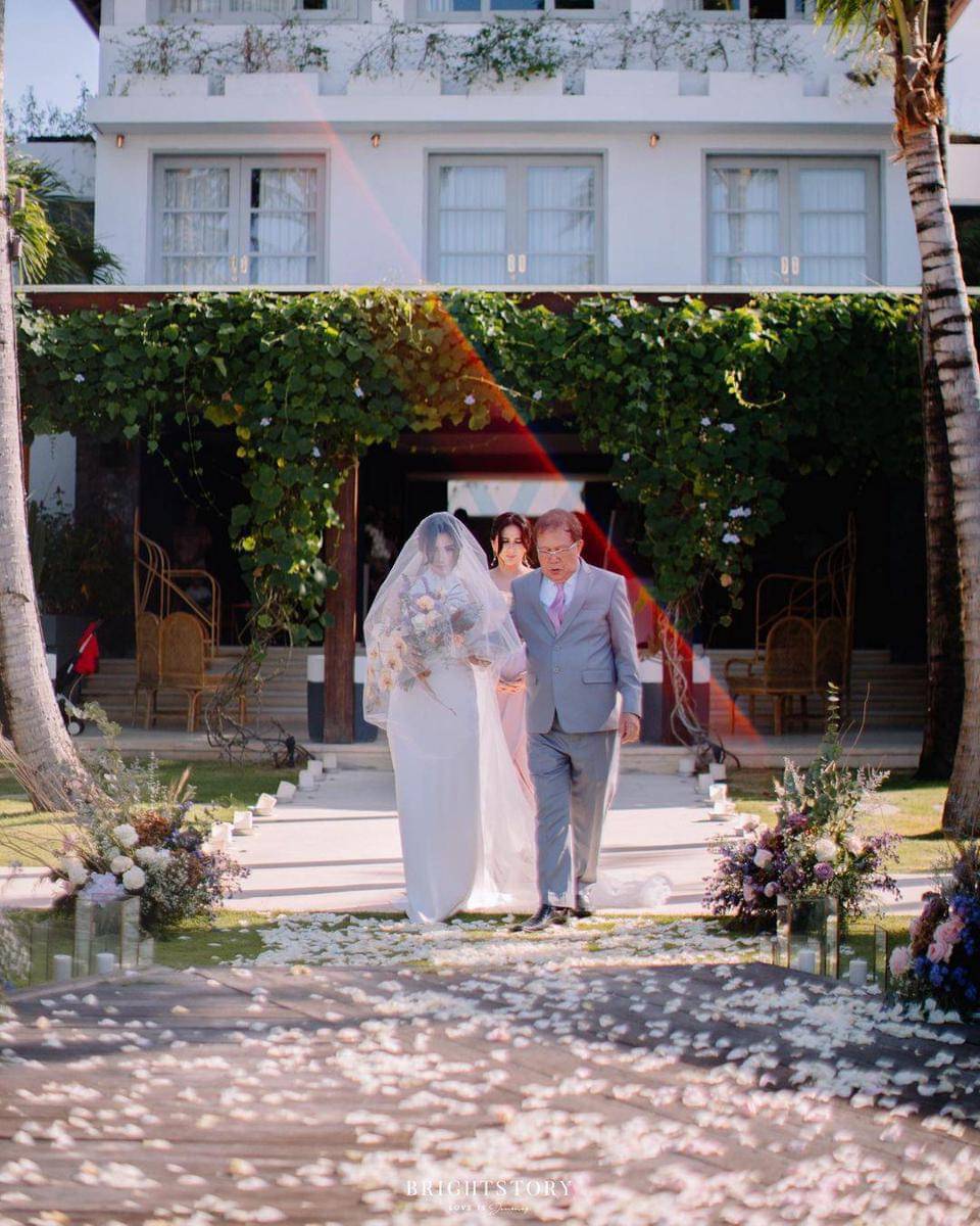 Instagram.com/thebrightstory