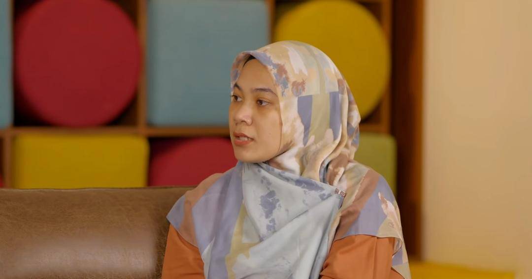 Youtube.com/Feni Rose Official