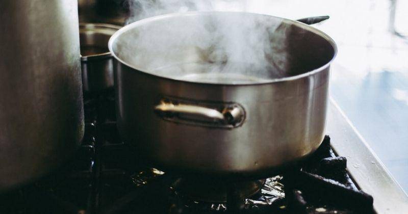 7 Cara Membersihkan Panci Gosong, Mudah Dilakukan