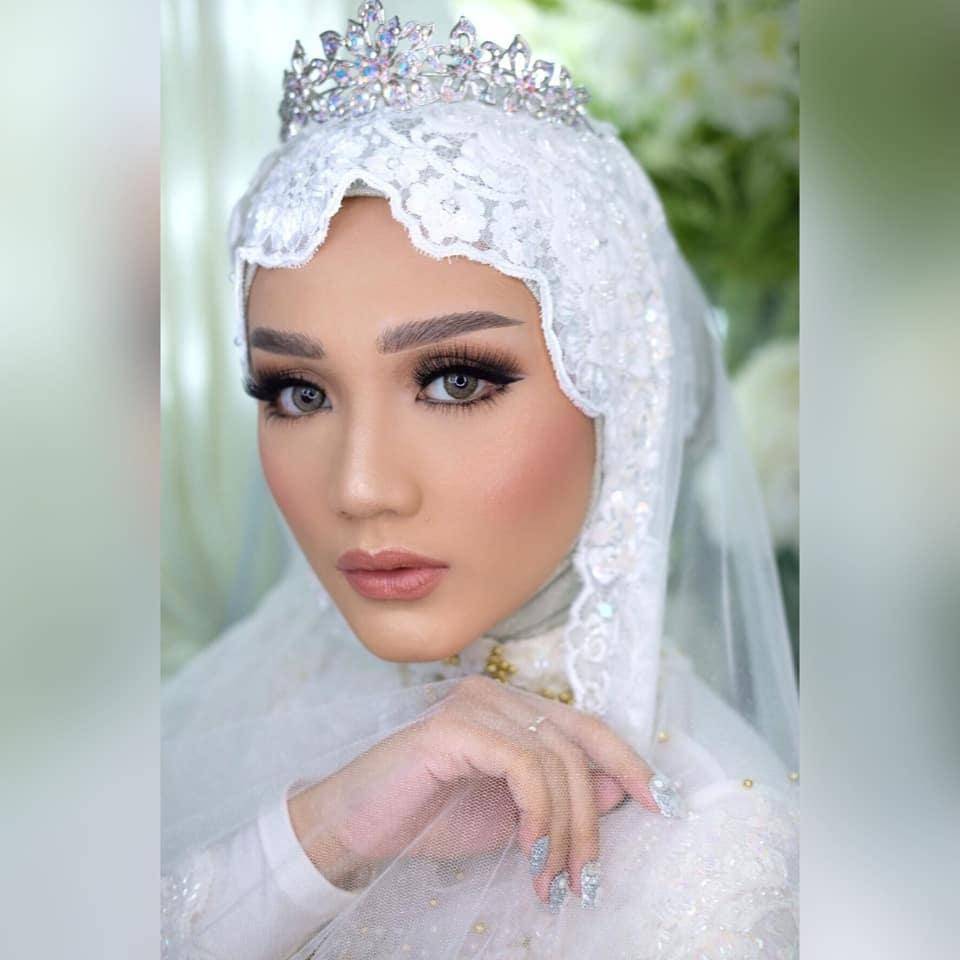 Instagram/tiarasariweddingmakeup