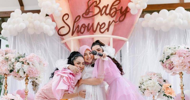 instagram.com/aurelie.hermansyah