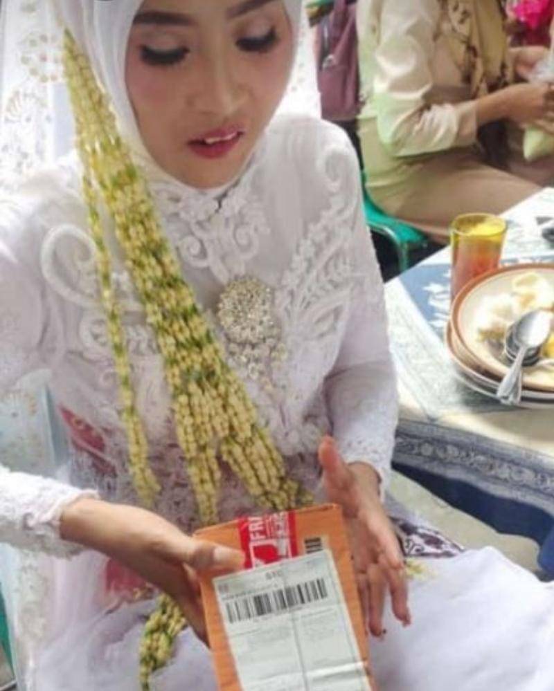 Twitter.com/txtdarionlshop