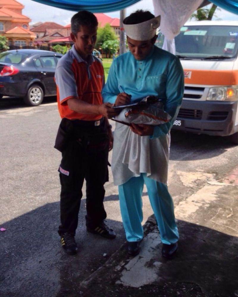 Twitter.com/azfaryaacob